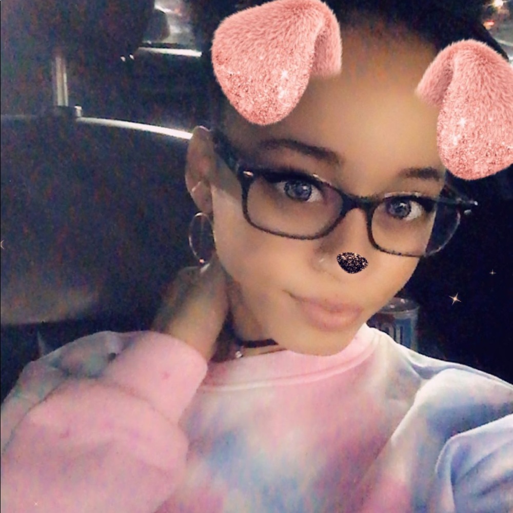 Meet your Posher, Christina